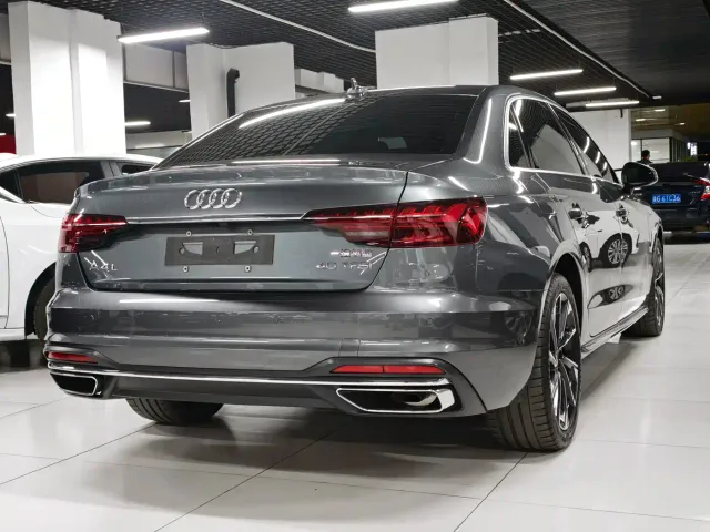 Audi A4L — Фото автомобиля 3