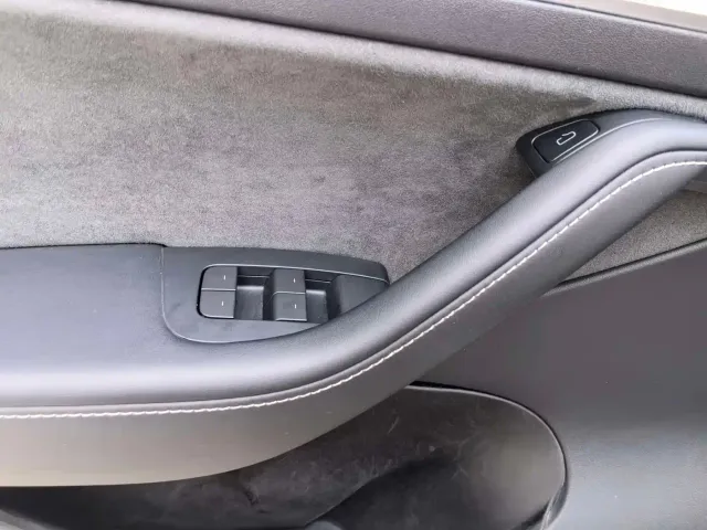 Tesla Model Y — Фото автомобиля 14