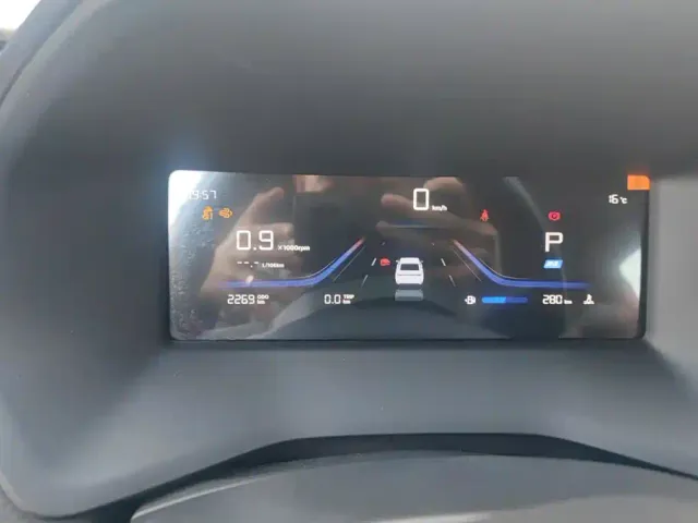 Geely Emgrand — Фото автомобиля 14