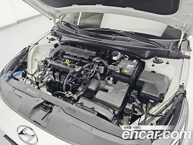 Hyundai Avante — Фото автомобиля 5