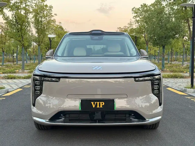 IM Motors LS9 — Фото автомобиля 2