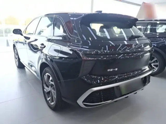 Hongqi HS3 PHEV — Фото автомобиля 4