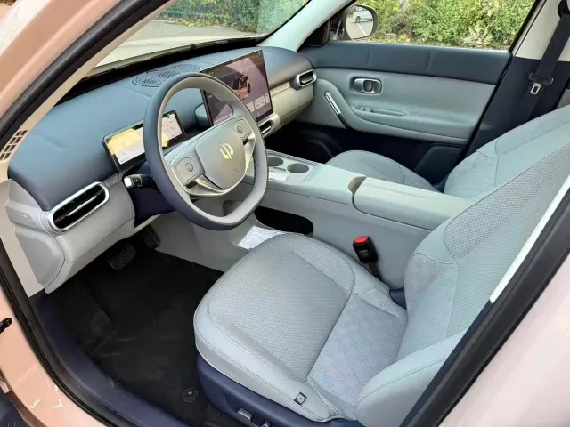 Leapmotor A10 — Фото автомобиля 10