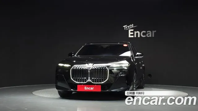 BMW 7 Series G70 — Фото автомобиля 3