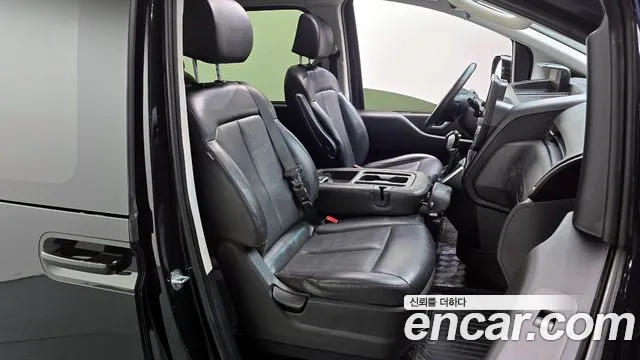 Hyundai Staria Staria 4WD Tourer 9 мест — Фото автомобиля 12