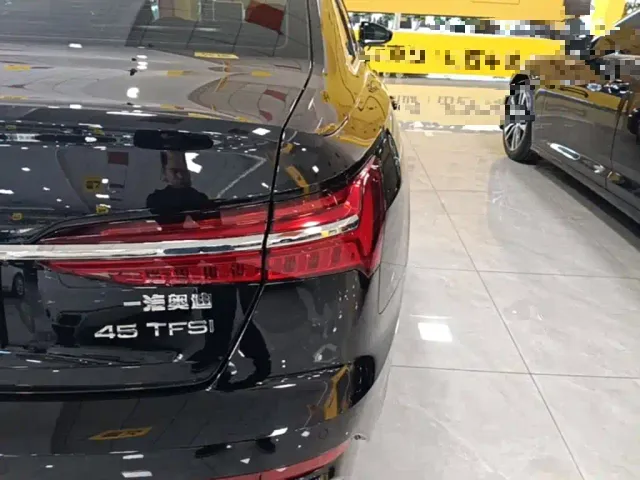 Audi A6L — Фото автомобиля 23