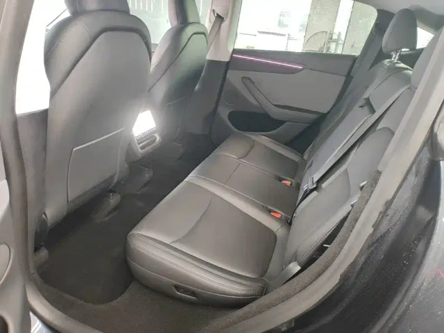 Tesla Model Y — Фото автомобиля 16