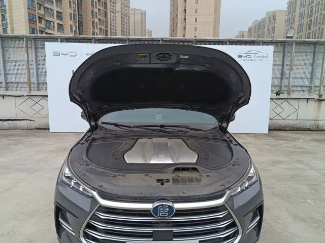BYD Tang — Фото автомобиля 5