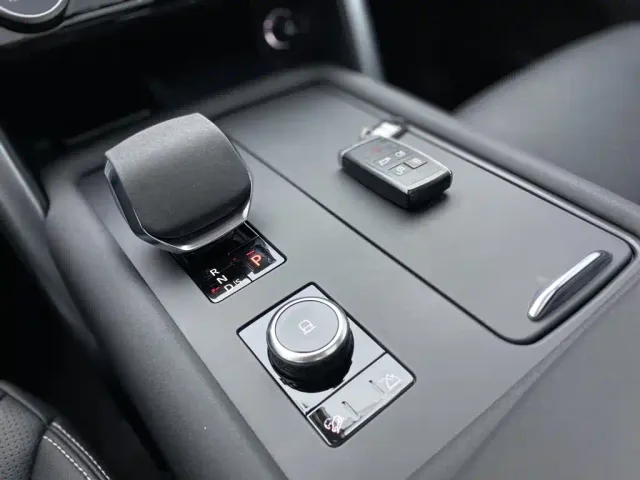 Land Rover Discovery — Фото автомобиля 23