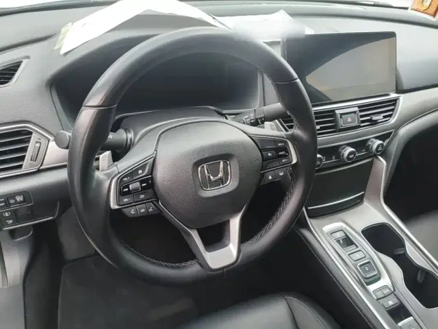 Honda Accord — Фото автомобиля 10