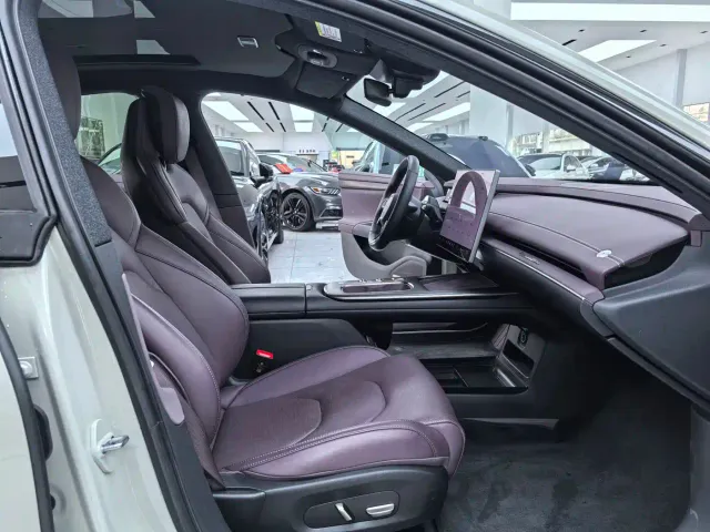 Xiaomi SU7 — Фото автомобиля 11