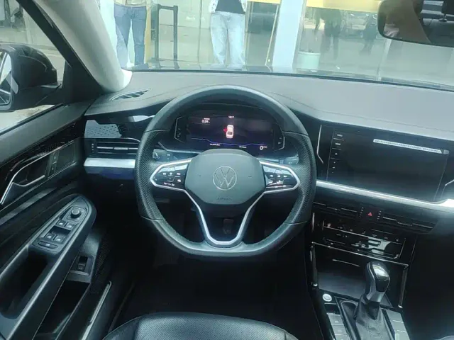 Volkswagen Passat — Фото автомобиля 10