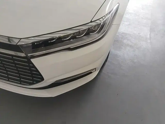 BYD Qin — Фото автомобиля 23