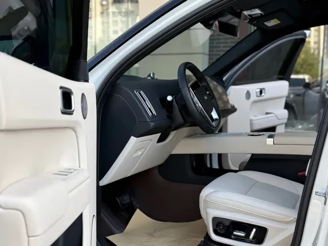 Li Auto L7 — Фото автомобиля 7