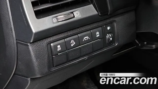 KG_Mobility_Ssangyong Rexton Новый Rexton Sport Khan Дизель 2.2 4WD — Фото автомобиля 16