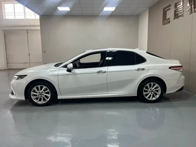 Toyota Camry — Фото автомобиля 10