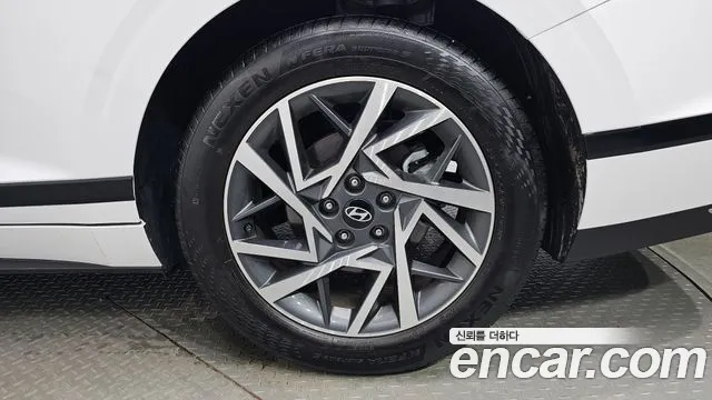 Hyundai Grandeur GN7 — Фото автомобиля 5
