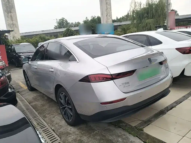 Roewe D7 — Фото автомобиля 4