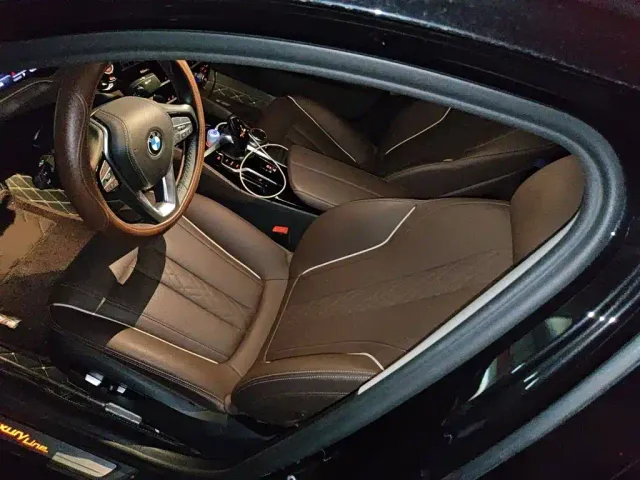 BMW 5 Series — Фото автомобиля 16