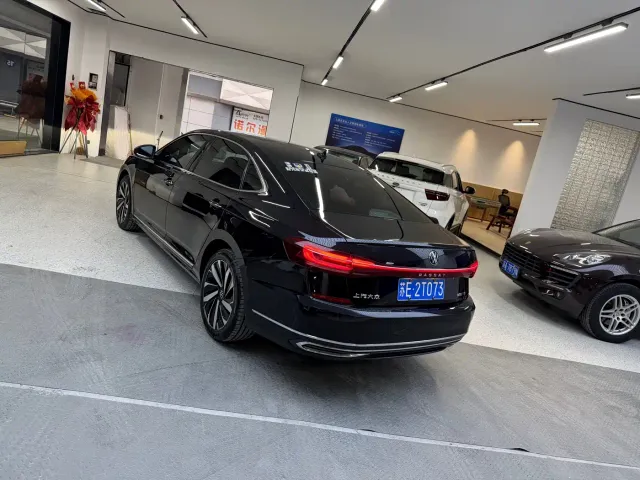 Volkswagen Passat — Фото автомобиля 4