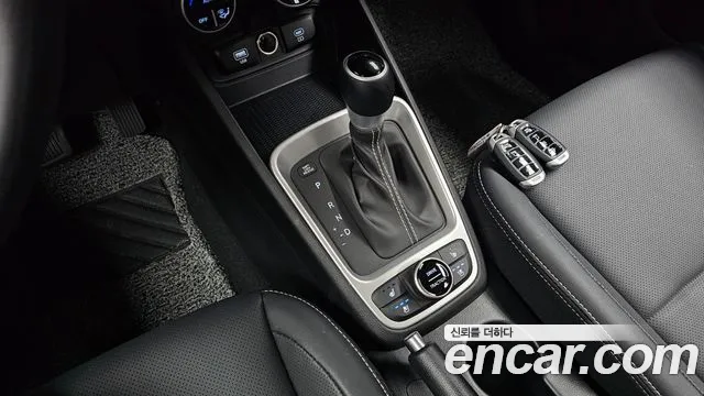 Hyundai Venue — Фото автомобиля 12