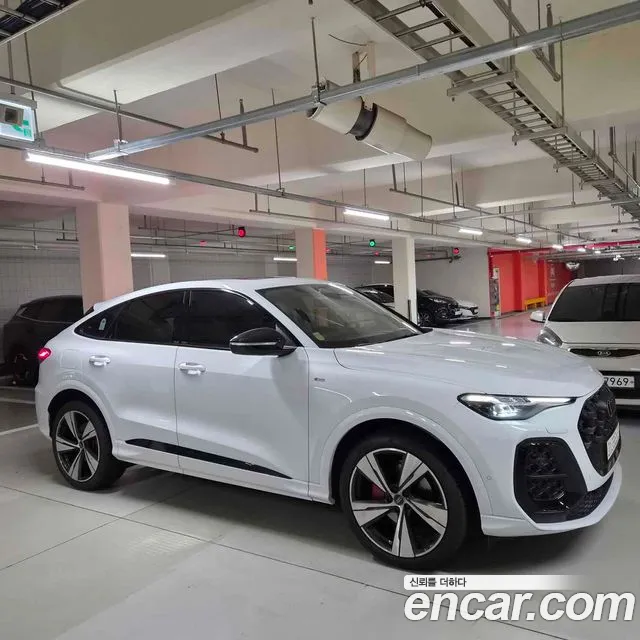 Audi Q5 45 TFSI quattro Sportback S Line — Фото автомобиля 8