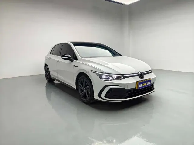 Volkswagen Golf — Фото автомобиля 3