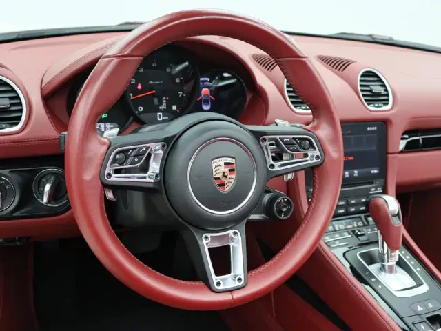 Porsche 718 — Фото автомобиля 9