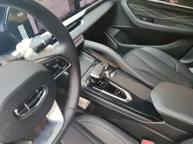 Geely Xingyue L — Фото автомобиля 16