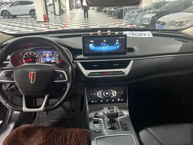 Hongqi H5 — Фото автомобиля 5