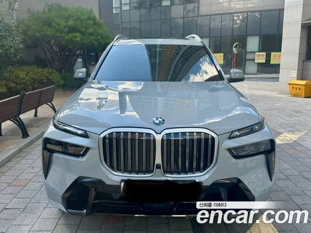 BMW X7 — Фото автомобиля 2
