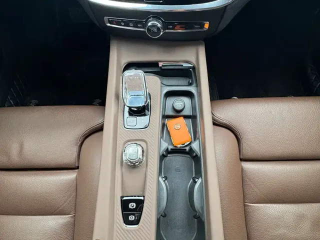 Volvo S60 — Фото автомобиля 9
