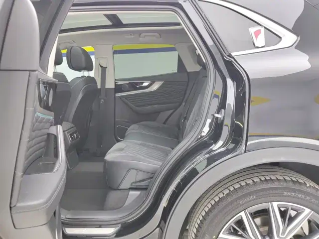 Hongqi HS5 — Фото автомобиля 11