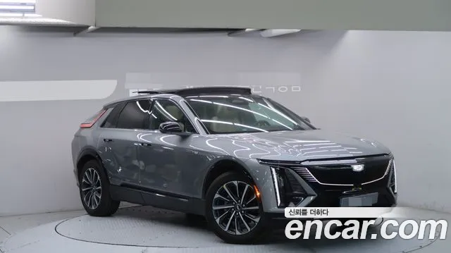 Cadillac Lyriq — Фото автомобиля 3