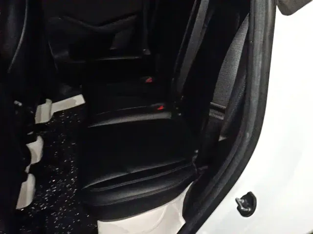 Tesla Model Y — Фото автомобиля 18