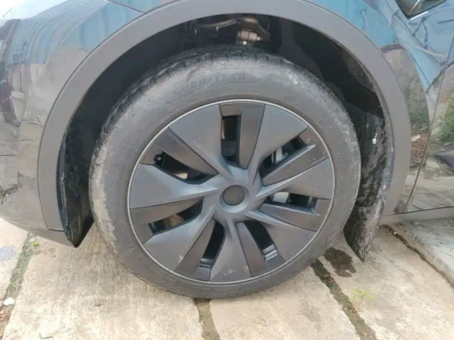 Tesla Model Y — Фото автомобиля 22