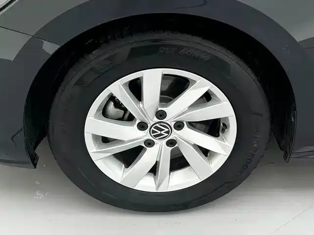 Volkswagen Passat — Фото автомобиля 14