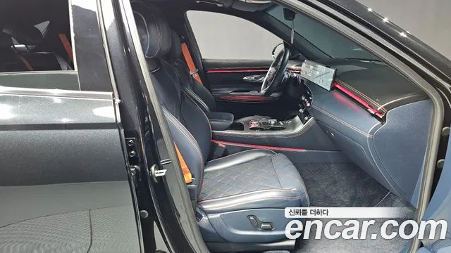 Genesis GV70 — Фото автомобиля 26