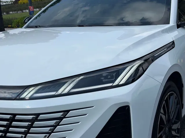 Changan Eado — Фото автомобиля 4