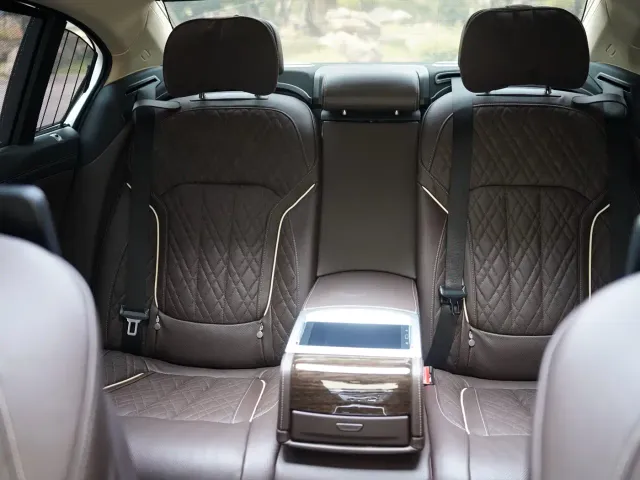 BMW 7 Series — Фото автомобиля 25