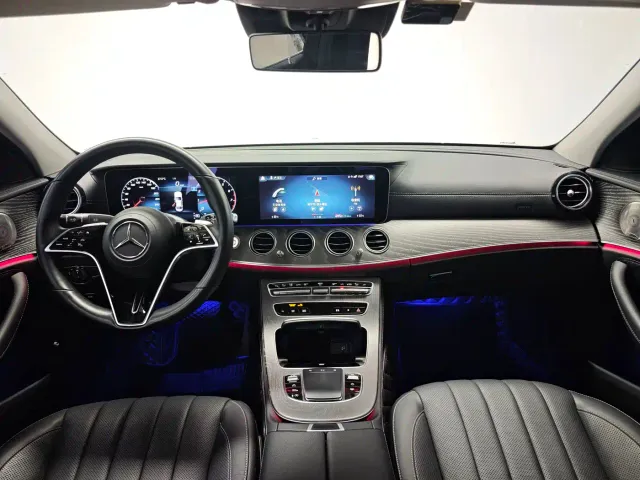 Mercedes-Benz E-Class — Фото автомобиля 9