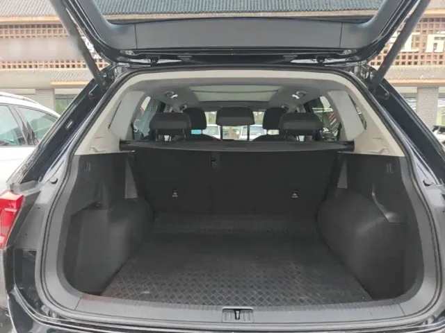 Volkswagen Tiguan L — Фото автомобиля 18