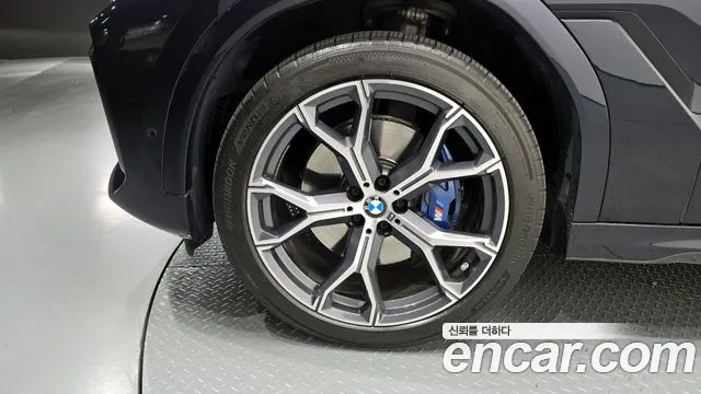 BMW X6 xDrive40i M Sport — Фото автомобиля 5