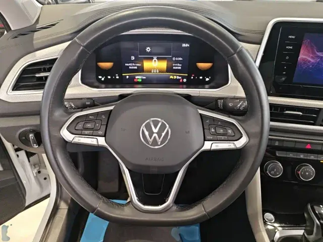 Volkswagen T-Roc — Фото автомобиля 10