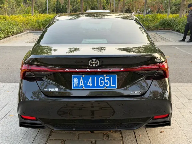 Toyota Avalon — Фото автомобиля 4