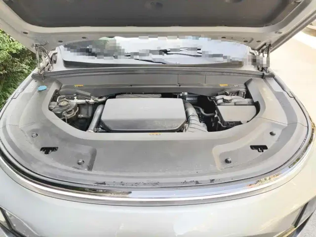 Li Auto L9 — Фото автомобиля 3