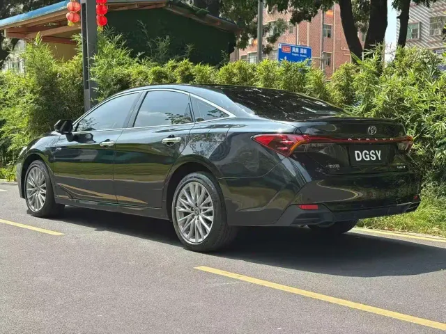 Toyota Avalon — Фото автомобиля 2