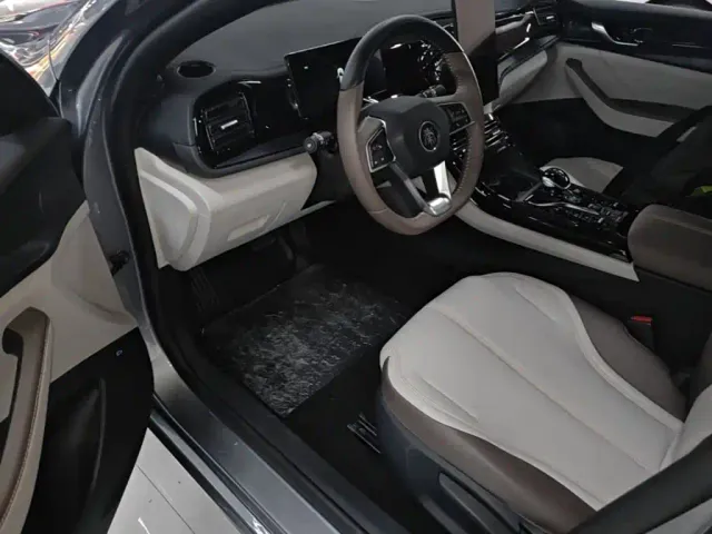 BYD Qin PLUS — Фото автомобиля 14