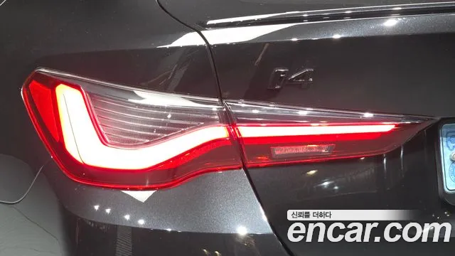 BMW i4 — Фото автомобиля 20