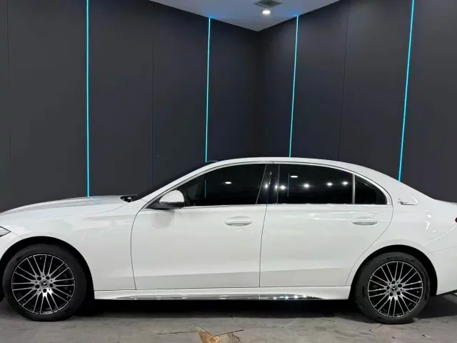 Mercedes-Benz C-Class — Фото автомобиля 4